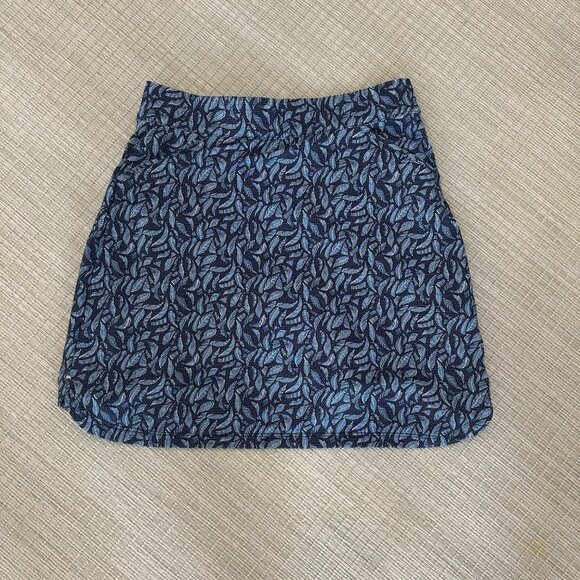 Peter Millar Alice petal palm leaf patterned, blue athletic skort, size Small - Picture 3 of 8